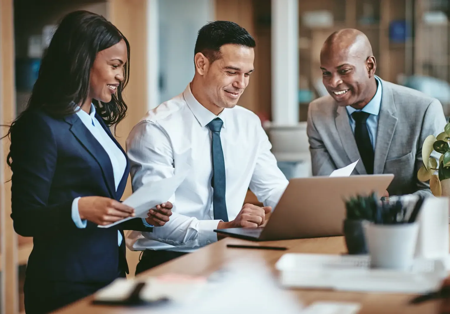business-team-working-together-web